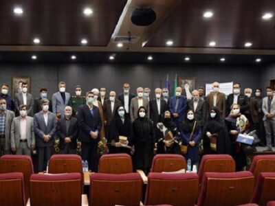 رییس کمیته امداد امام خمینی (ره) در مراسمی از بانک ملت به دلیل مشارکت فعال در طرح پویش ایران مهربان تجلیل کرد.